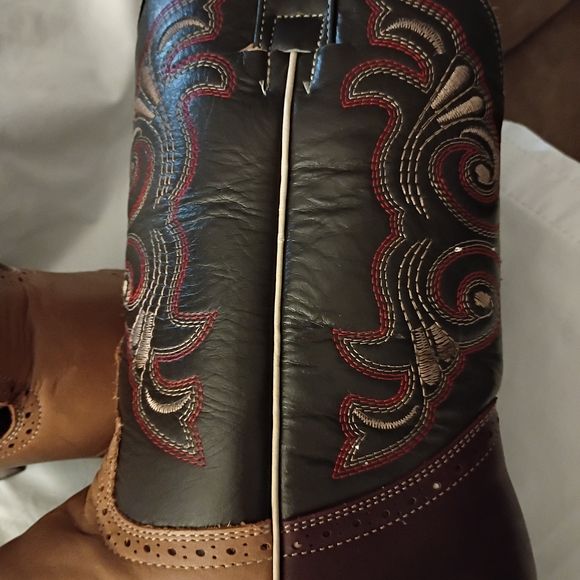 Men's Brown and Tan Western Boots - Picture 3 of 5